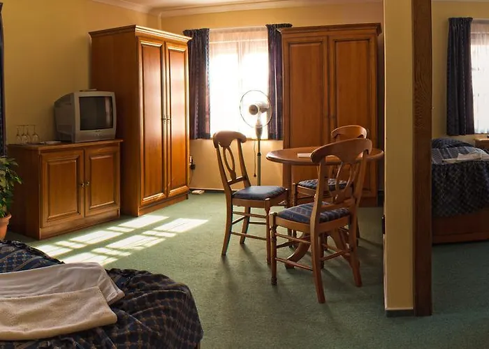 מלון Zlata Stoupa 4*